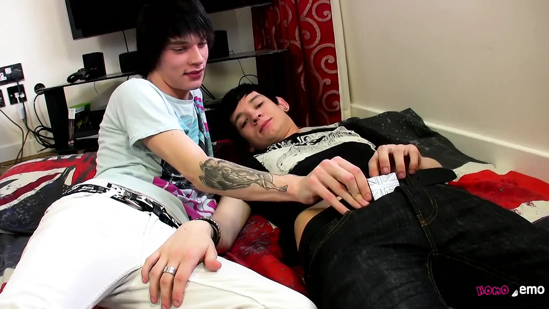 Homoemo Lewis Romeo Takes Charge Of Kyle Wilkinson In Rough Emo Fuck