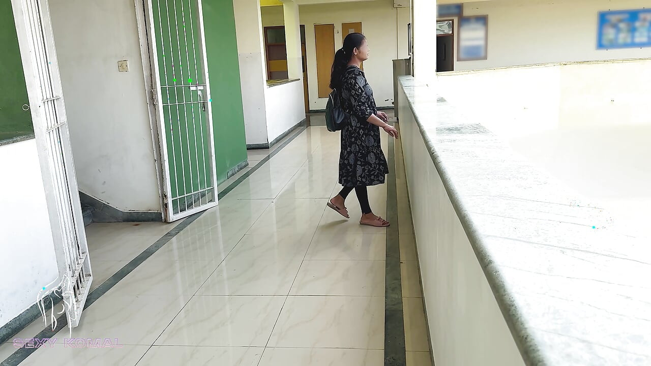Komal Started Her Boyfriend in College, She Started Rejecting Bindas