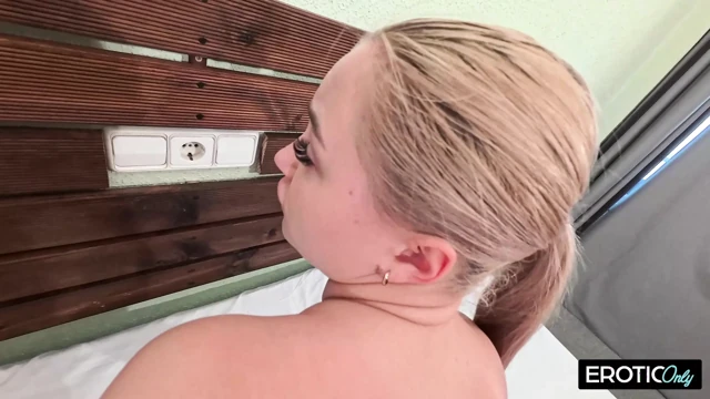 Naughty German Babe Can’t Stop Playing with Her Toy Until She Shakes with Pleasure