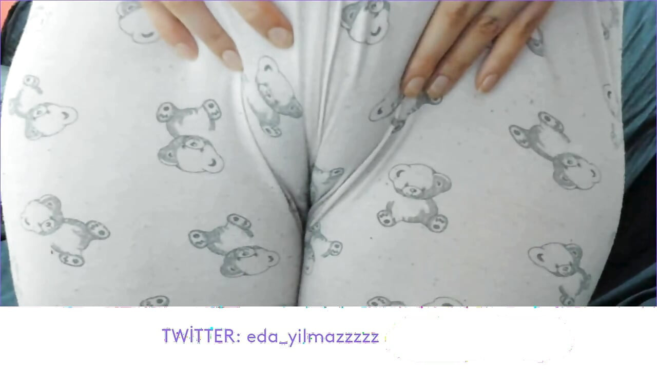CAMELTOE- OPGEBLAZEN POES- GEZWOLLEN POES- PYJAMA- TURKSE PORNO