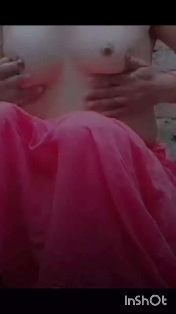 Whenever I take a bath, someone definitely notices me but does not come in front of me, I also feel very much like it, I tried a lot but did not know