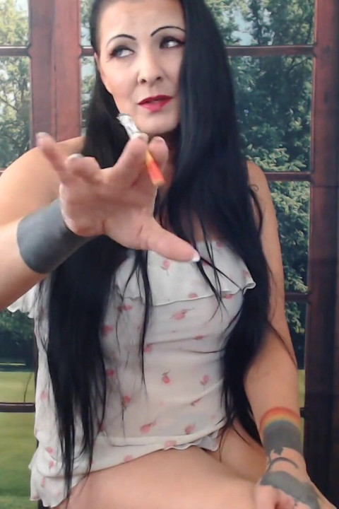 Hyg dig med din røggudinde