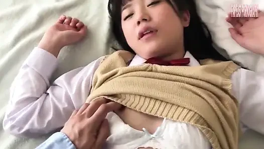 Japanischer pornostar genießt privates cosplay-liebemachen - teil.1