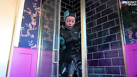 Misi Lengkap Wetsuit Decontamination Drill dengan Agent Lucy