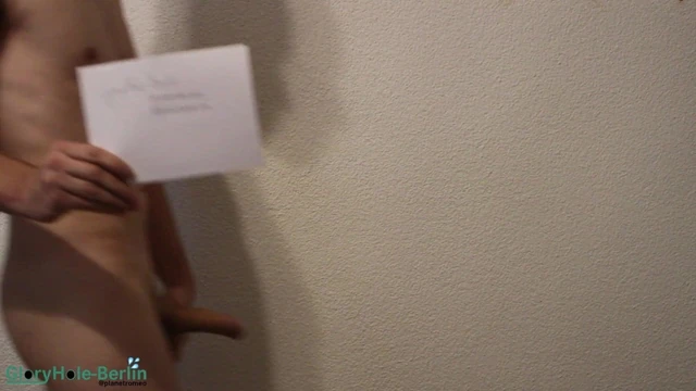 Gloryhole-Berlin present his body and hole