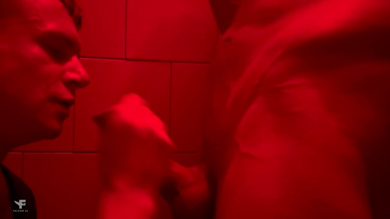 I fucked a twink hard in the toilet of a club - he moans and takes cum in his ass