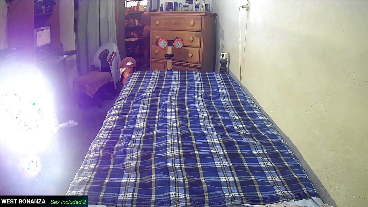 ביקור הבית של אנה #1 - לאכול, לזיין עם האצבעות כוס, לגמור על התחת