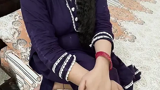 Bhabhi India desi menunjukkan memeknya atas permintaan penggemar