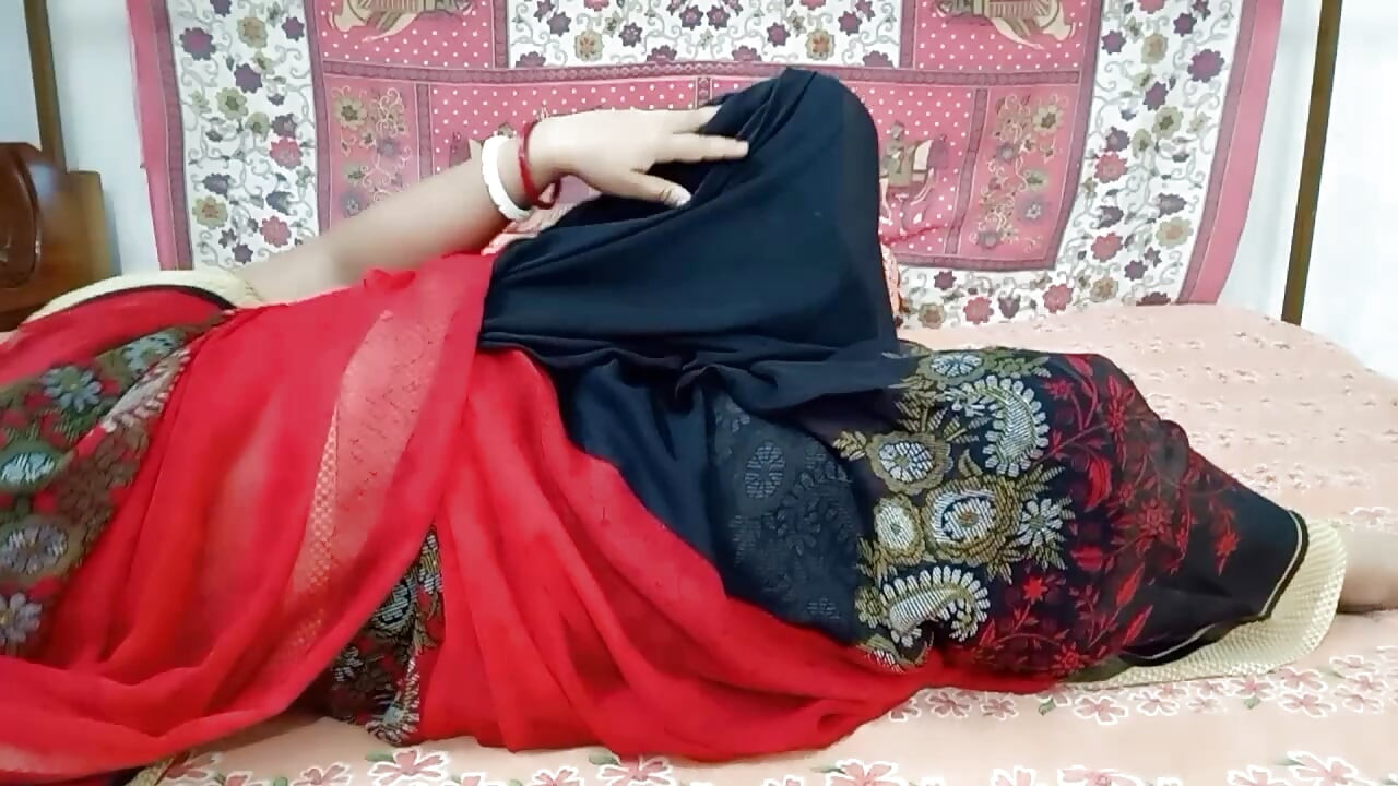 Kaku sasur sexy rii ke asthir kore chudlo