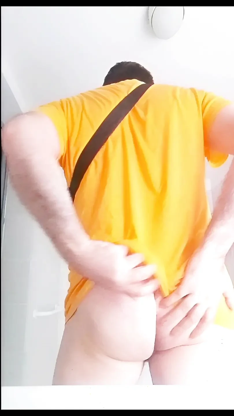 Cumshot in the cemetery toilet.🤦