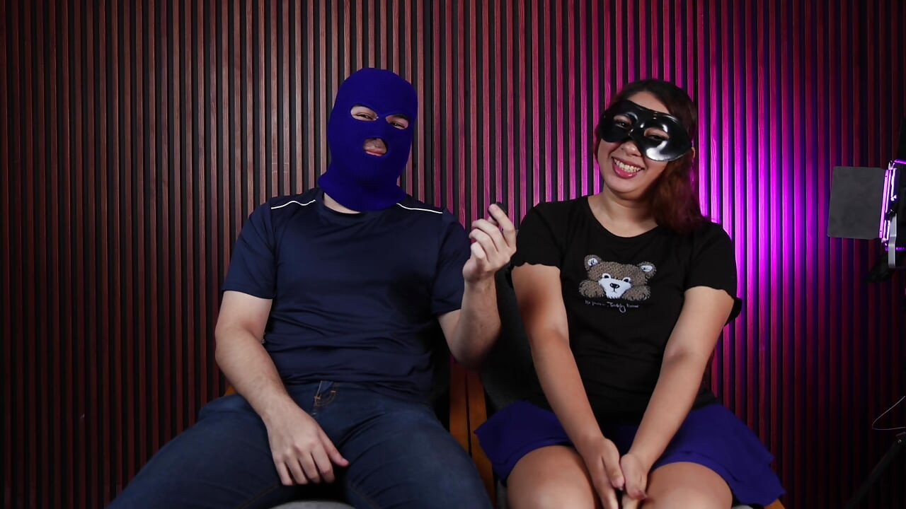 ESPOSA CALIENTE COGE CON 4 CHICOS PARA VENGARSE DE SU ESPOSO