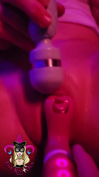 Mommy Kat-licious Squirts Solo Play with Toys and Hubby Bigsexydaddyd