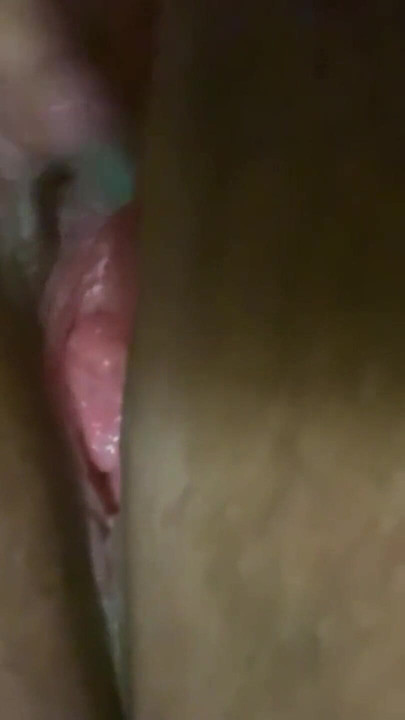 Wildenglishbbw osjeća se napaljeno igrajući se s mojom ružičastom mokrom pičkom