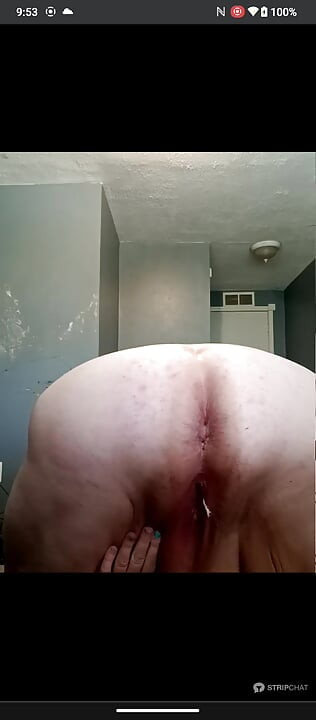Solo showing off ass and fupa