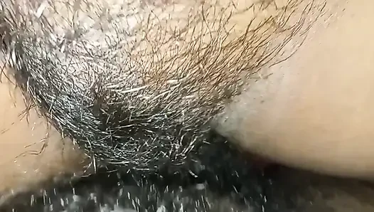 Bhabhi soyi thi mera khada hua babhi ko muh ache se muh main diya fir chut choda achese bhabi ke chut se pani nikala mera bhi pani nikala