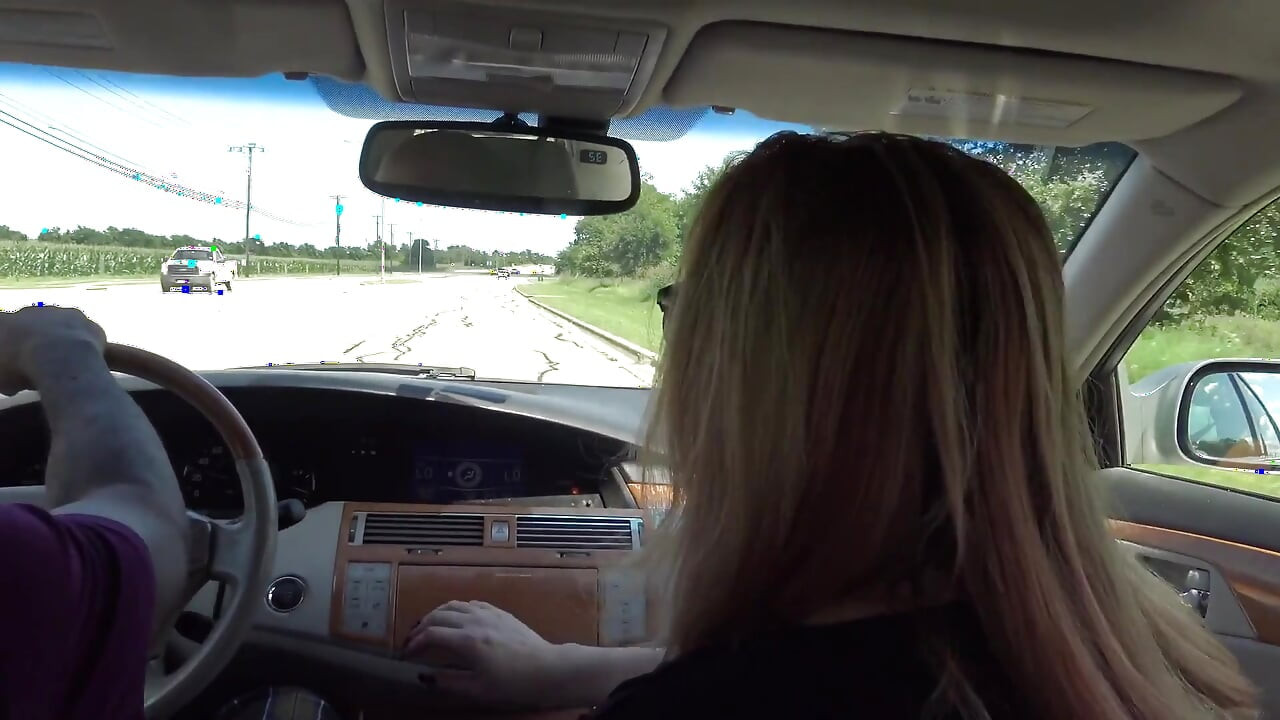 Grande pau preto no banco de trás rapidinha