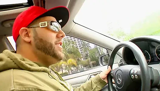 Nettes teen wird abgeschleppt und hart gefickt