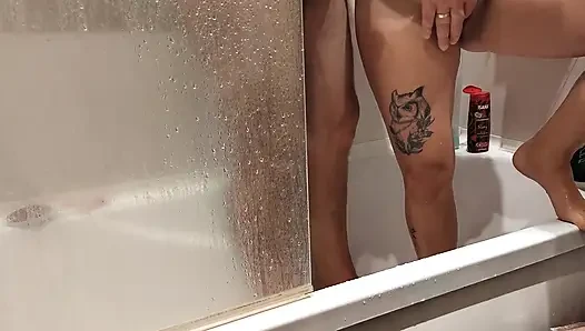 Homemade - video masturbasi bareksual di kamar mandi
