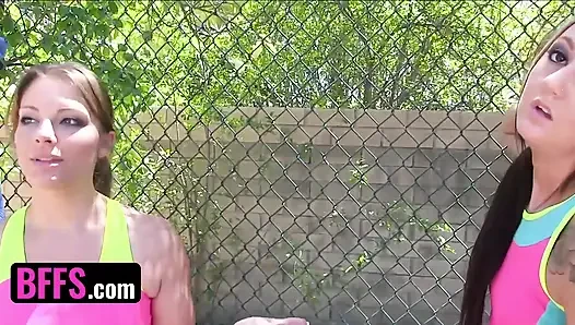 Bffs - pelatih tenis yang lagi sange mengangkat rok mini muridnya dan ngentot memek becek mereka di lapangan