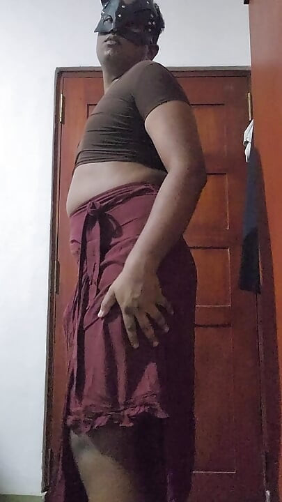 Sri Lankan Sissy Girl Ash Perera Showing Her Body