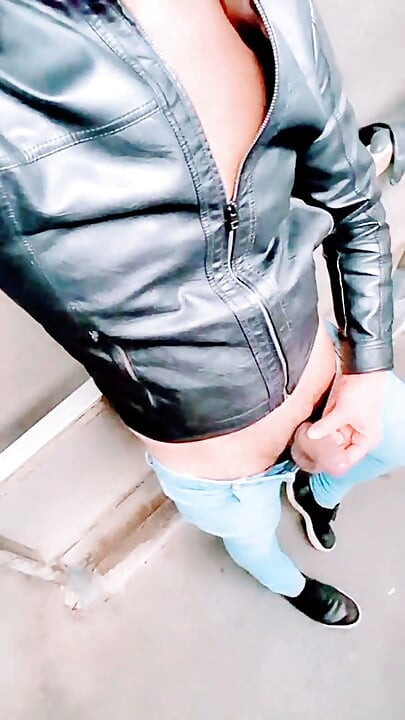 Slutboyben CAM4 Sexy Pornstar Exhibitionist Benjamin Exposed in Public