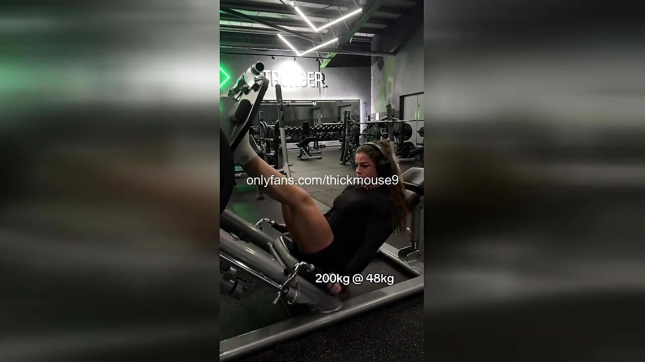 TikTok Live Gym Gangbang: 5 Strangers Breed 18yo Pussy