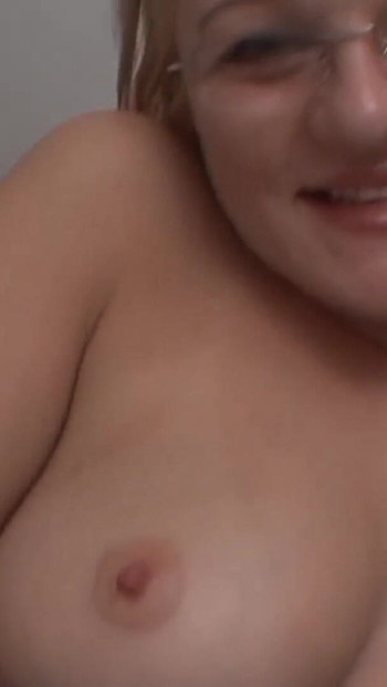 Momento epico da "teen bionda fa il suo sesso più hot con un grosso cazzo"