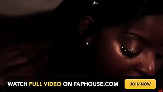 Lucy love menggoda dengan enak