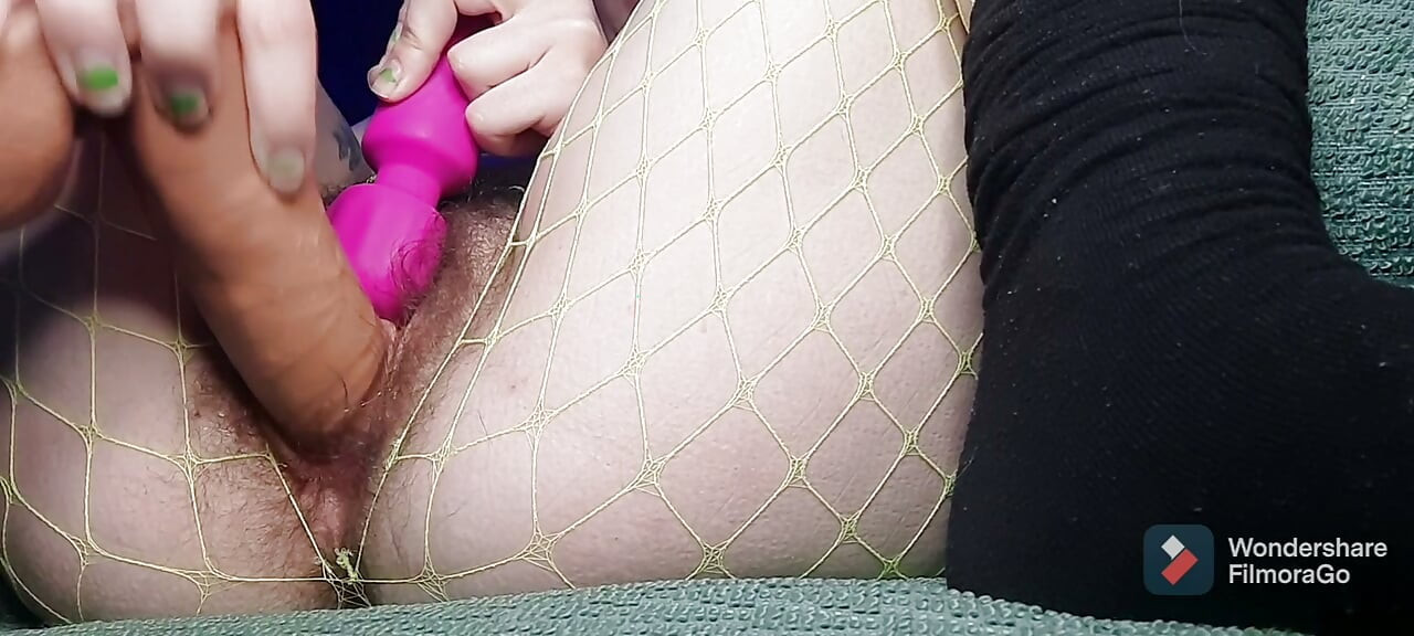 ウサギの彼女があなたをご馳走