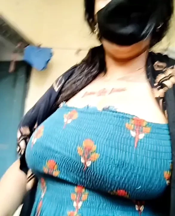 Sri Lankan Auntie, video call fun