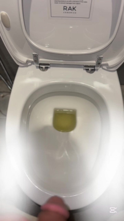 איך עשיתי פיפי עם זין שלא עומד