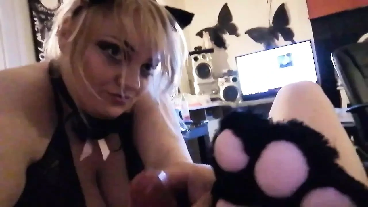 First, the cute kitten is allowed to blow. Anal at the end