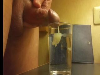 Japońska mała kompilacja spermy w wodzie47