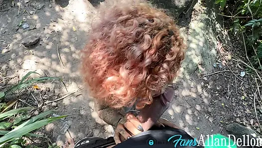 KEJUTAN SEPONG KONTOL DI HUTAN - CEWEK RAMBUT MERAH BERTATO PAMER TOKET DAN MINTA DIMINUM SUSU DI PINGGIR JALAN