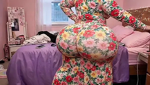 Big Ass Girl in Floral Dress Twerking Seductively for Her Secret Lover