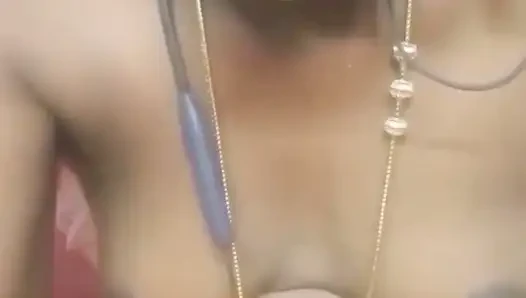 Aku bugil di panggilan video, fingering memek be basahku, masturbasi & tampar pantat bahenol cewek kulit hitam ini! Indianhotwifex