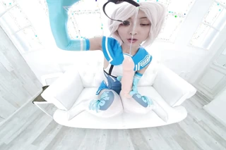 Sora suda hat einen orgasmus mit zwei spielsachen