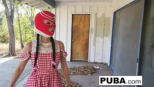 Marica Hase ev serserisi Chris Cock'tan büyük zenci yarağı alıyor!