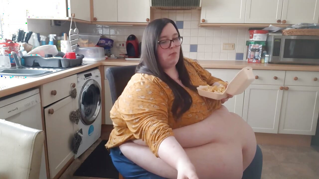 Ssbbw vs godzilla ăn burger