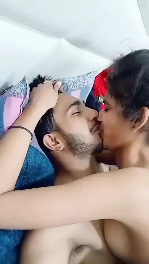 Delhi girl viral outside Hindi language