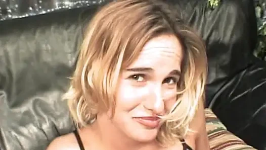 Blonde Babe Deepthroats Big Cock to Facial Finish