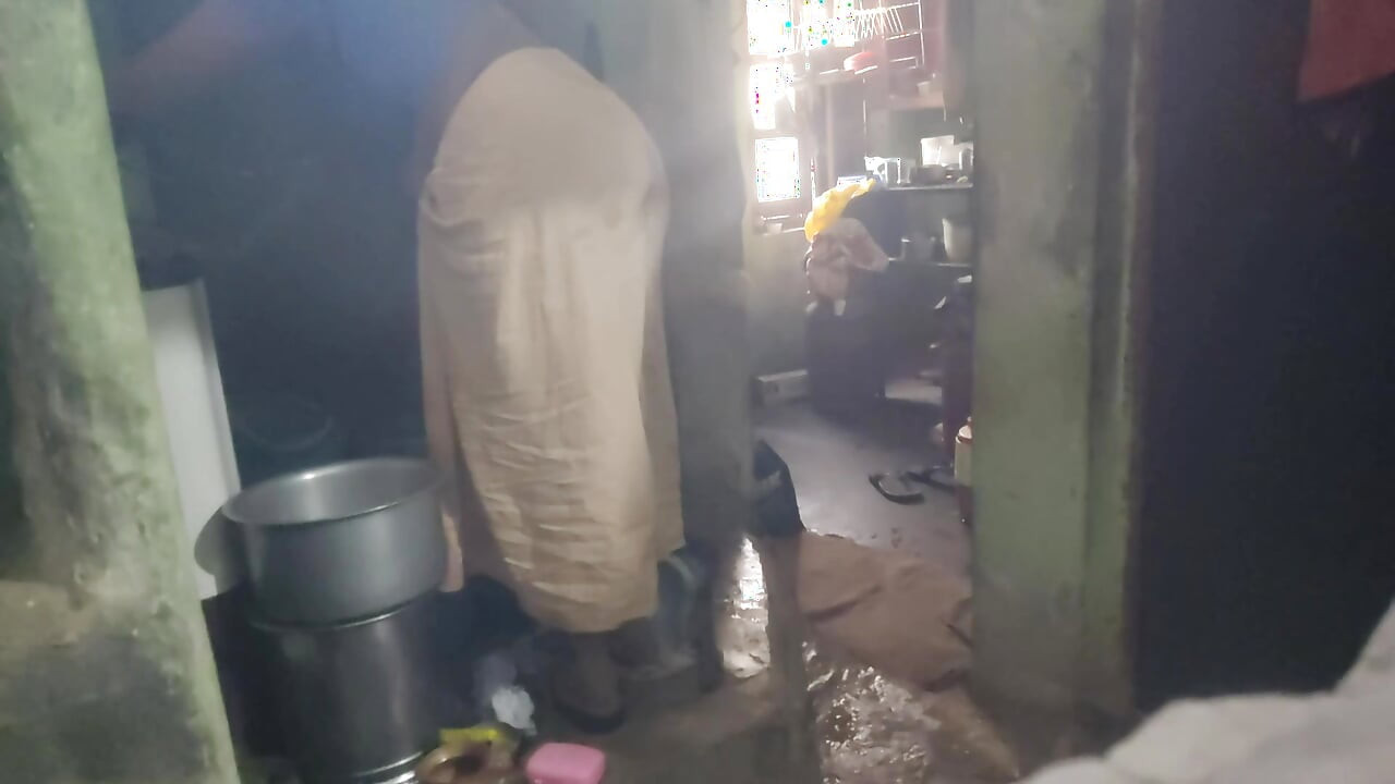 Hot women in bathroom show his body