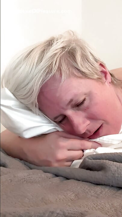 Horny MILF Can't Resist A Good Fucking
