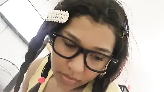 Kolombiyalı, New York Abd'de olan kocası için bir porno videosu kaydediyor ama sonunda komşusuyla sikişiyor