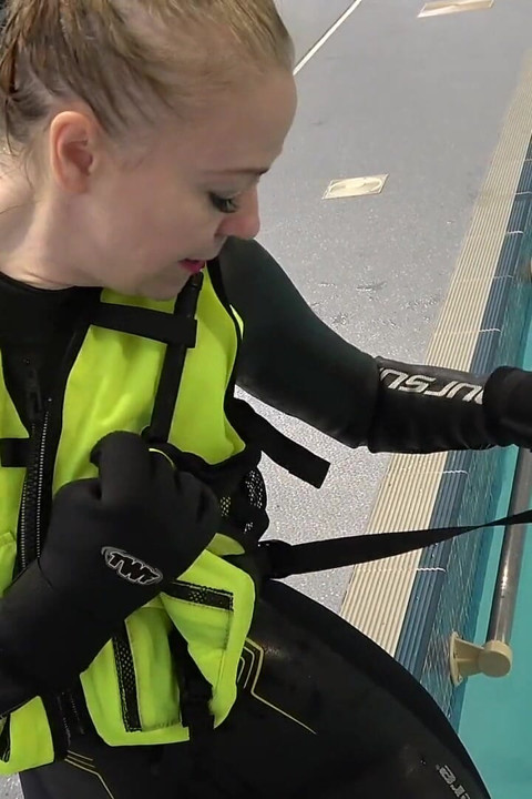 Neopren Lust: Oppustelig snorkelvest fornøjelse i poolen