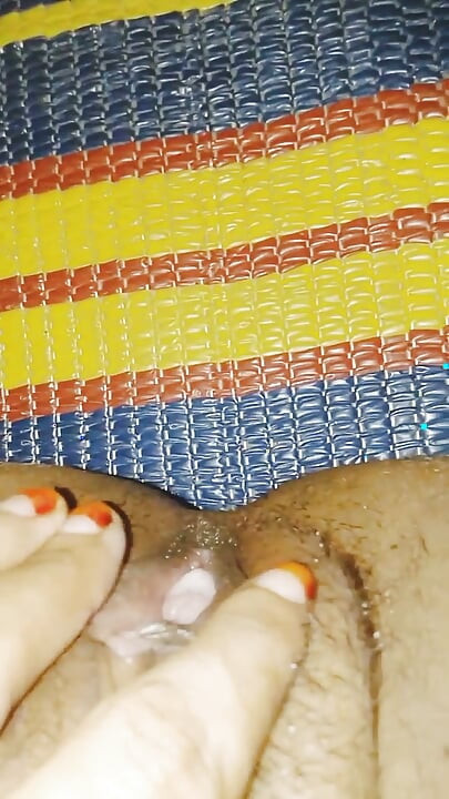 دختر هورنی دسی