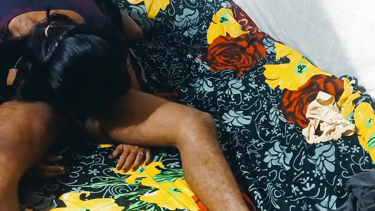 Neden 18 yaşındaki bir kızı siktim? Hintli seks videosu