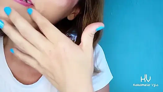 Ich mag es, mich vor der Kamera auszustellen, wenn ich allein zu hause bin