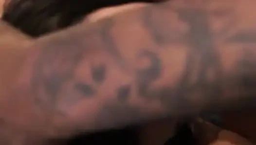 Sürtük Büyük Yarakları Ve Dölü Seviyor