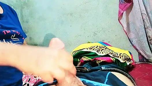 Ich habe meine Sahne in die enge muschi der indischen Bhabhi losgelassen und sie dazu gebracht, meinen schwarzen dicken penis zu lutschen, indem ich sie in ihren mund steckte.